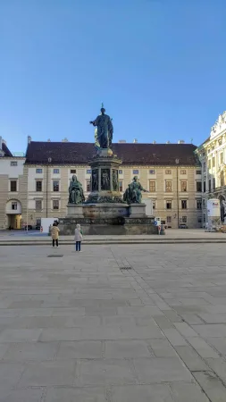 Pomník císaře Františka I. na nádvoří Hofburgu