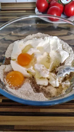 Tvaroh a vejce a vše ostatní smíchané v míse