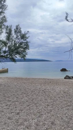 Pohled na moře v městečku Krk