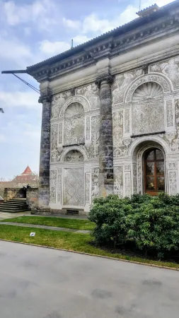 Fasáda Letohrádku královny Anny
