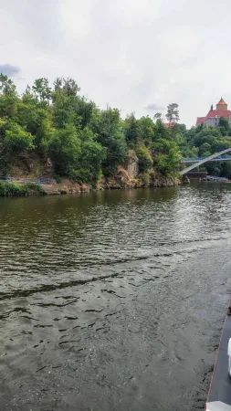 Výhled na hrad Veveří v dálce.